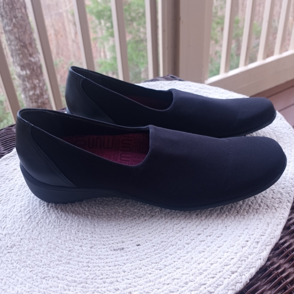 Munro "Traveler" Loafers - Picture 13 of 15